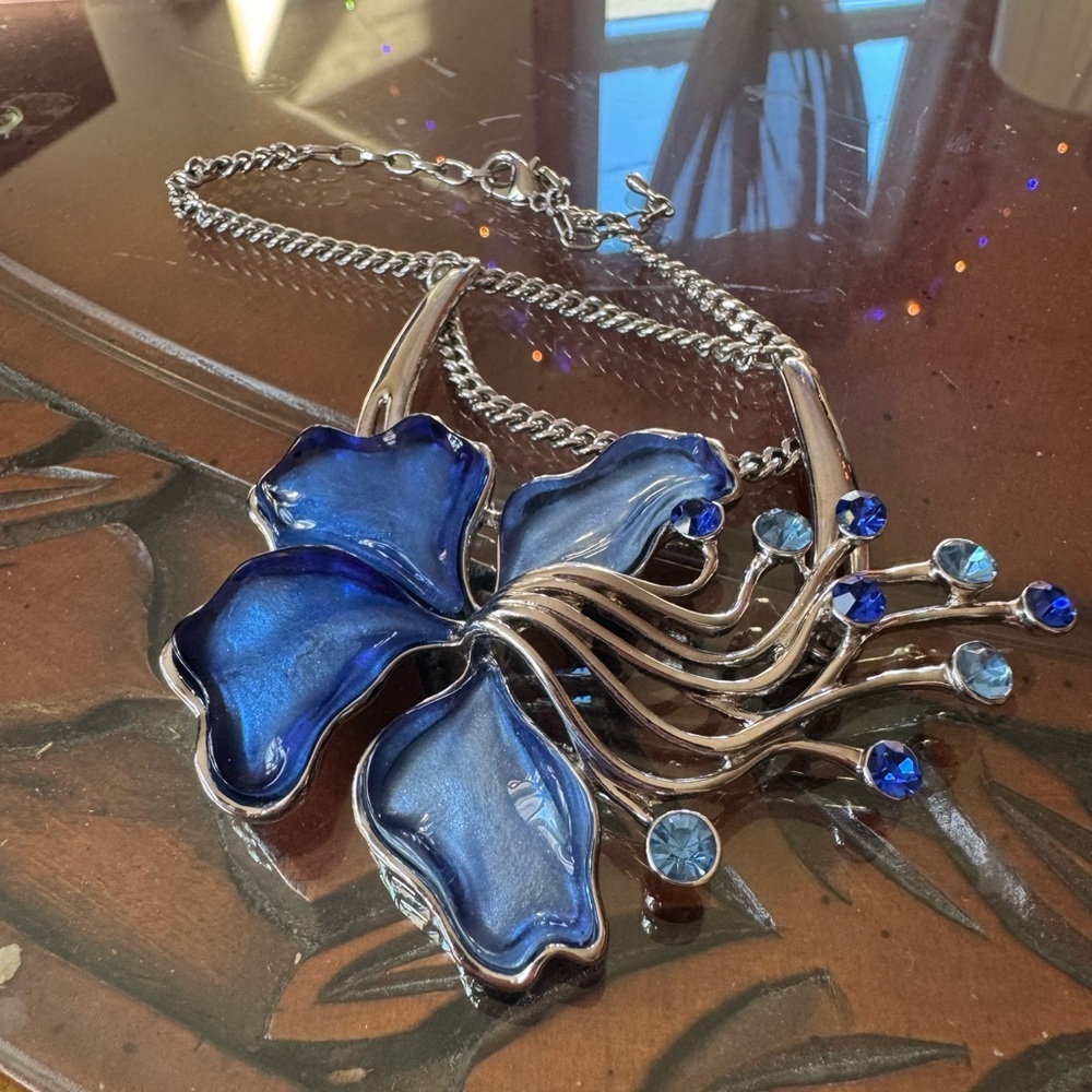 Stunning Statement Necklace Blue Flower and Rhinestones 4" x 2-1/2" - Picture 2 of 7